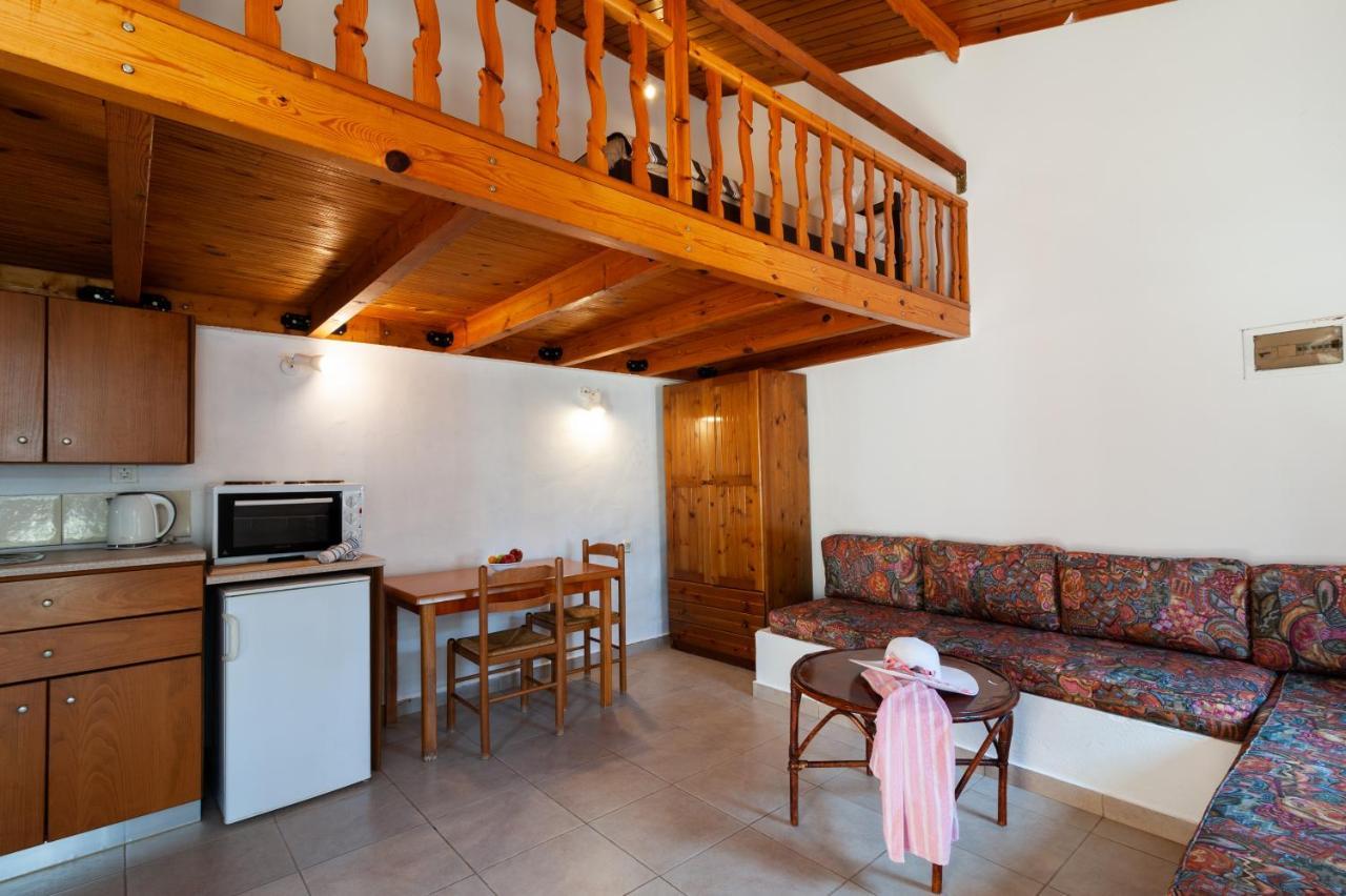 Kiki&Nina Apartment Chalki Town Luaran gambar