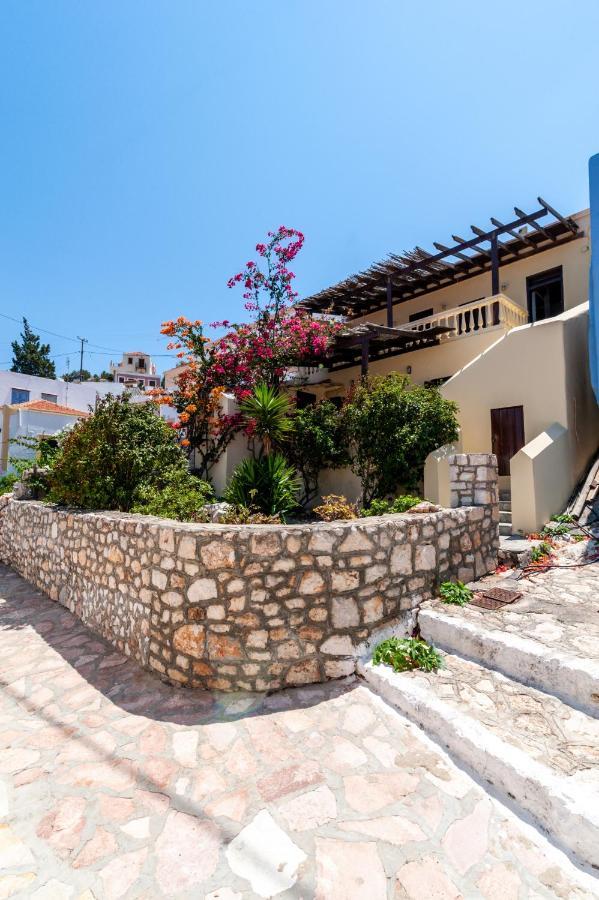 Kiki&Nina Apartment Chalki Town Luaran gambar