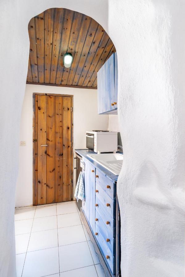 Kiki&Nina Apartment Chalki Town Luaran gambar
