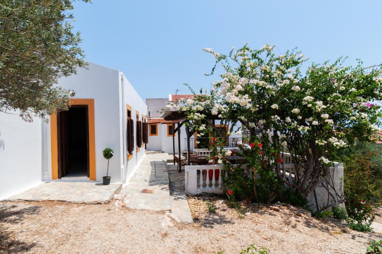 Kiki&Nina Apartment Chalki Town Luaran gambar