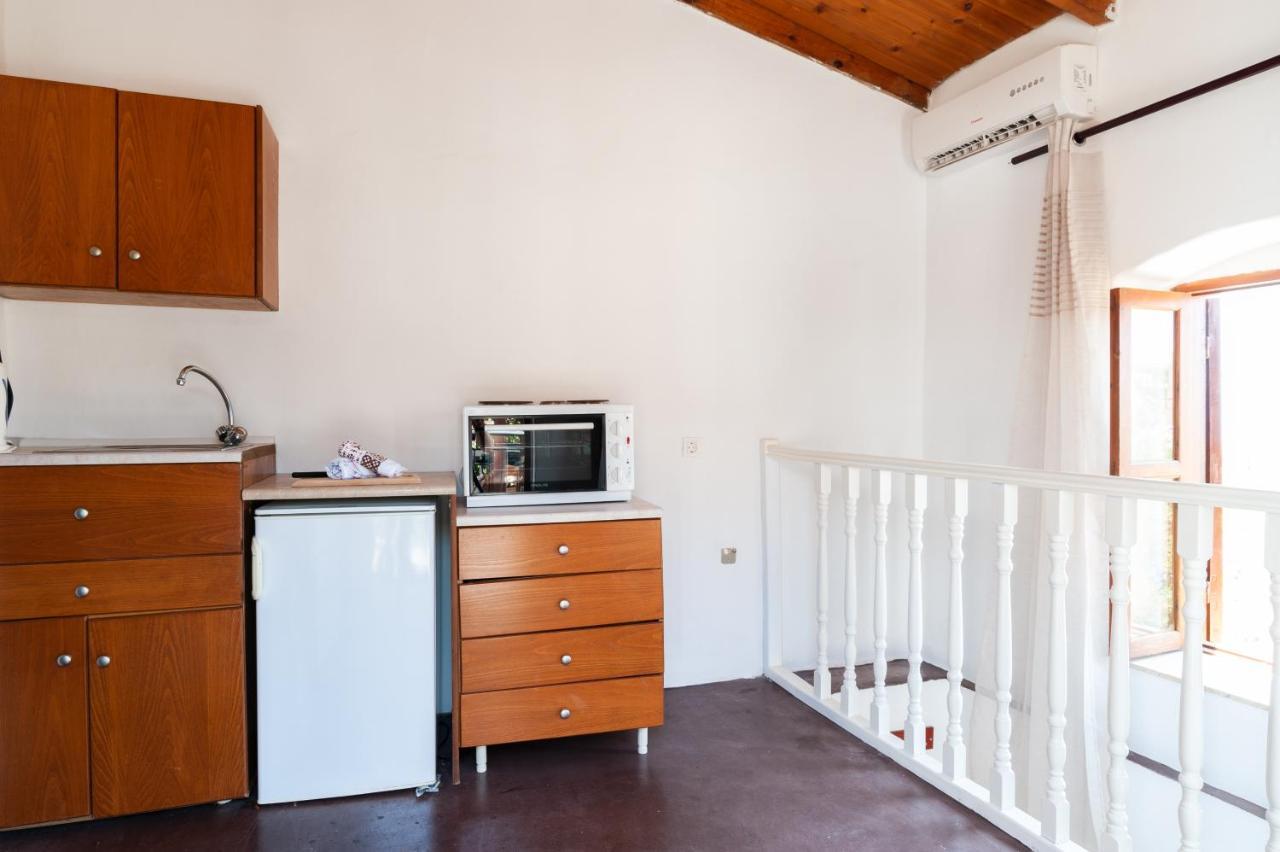 Kiki&Nina Apartment Chalki Town Luaran gambar