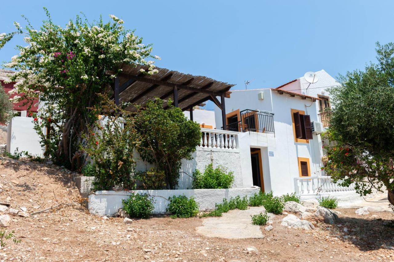 Kiki&Nina Apartment Chalki Town Luaran gambar